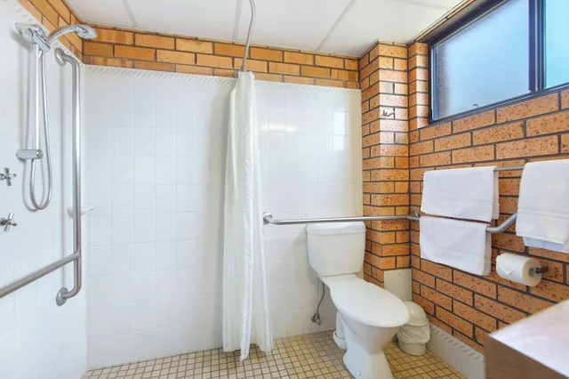 غرفة قياسية بسرير كوين لذوي الإعاقة، ROYAL PALMS MOTOR INN 4/9