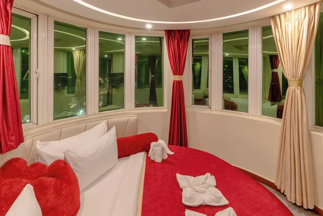 Tower, Suite, King Bed, Patliputra Continental Hotel 6/10