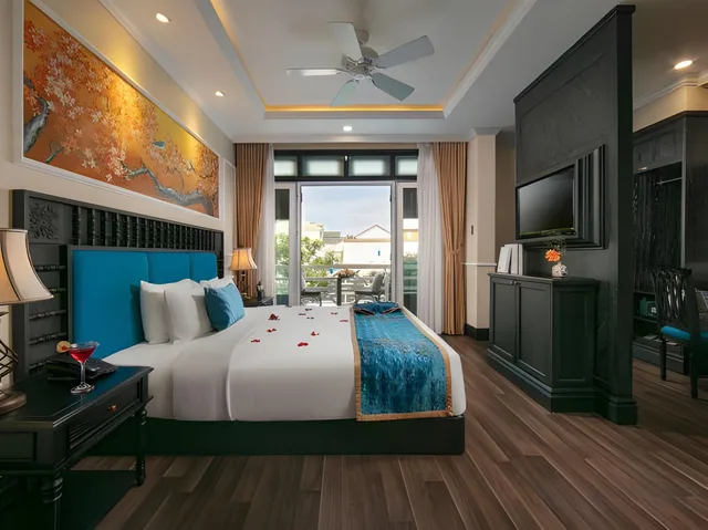 Suite, King and Twin Beds, Pool View, Balcony, Golden Holiday Hoi An Hotel 1/3