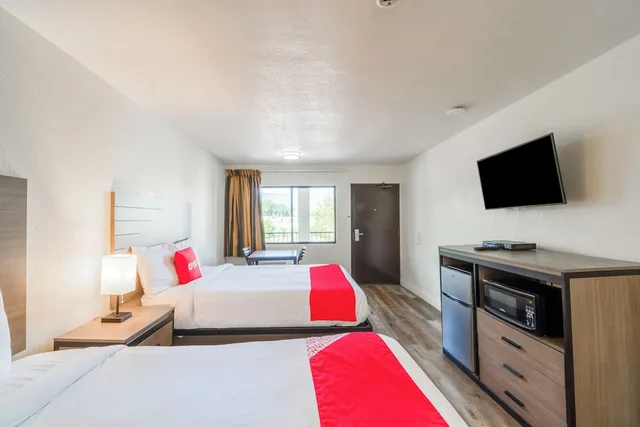2 Queen Beds Non-Smoking, OYO Hotel Houston N Fm-1960 Champions TX 2/10