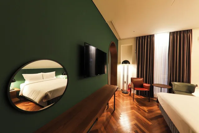 غرفة بريميير بسرير كوين، Le Seoul Hotel 3/4