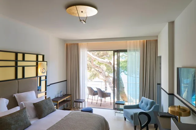 غرفة تنفيذية بإطلالة على البحر، Hotel Les Roches Blanches 6/10