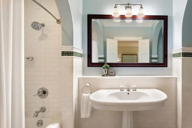 استوديو بسرير كينج، The Omni Homestead Resort 7/9