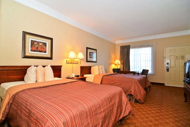 Standard, 2 Double Beds, Peach State Inn & Suites 1/2