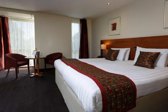 غرفة كلوب سوبيريور بسرير كينج، Best Western Kings Manor Hotel 1/10