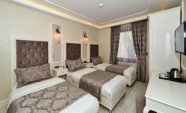 Room, Triple, 1 Double and 1 Single Bed, Zeynep Sultan Hotel 1/4