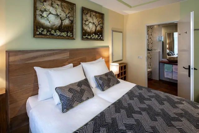 غرفة عائلية رباعية بسريرين منفصلين مع أريكة، Hotel Jupiter 7/10
