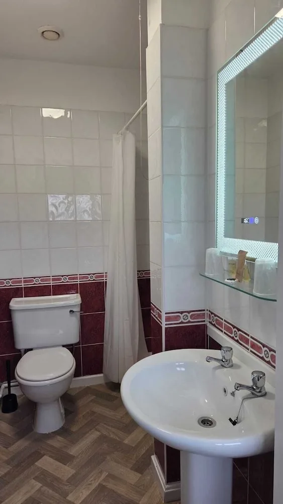 غرفة قياسية بسرير مزدوج، Devonshire House Hotel 9/9