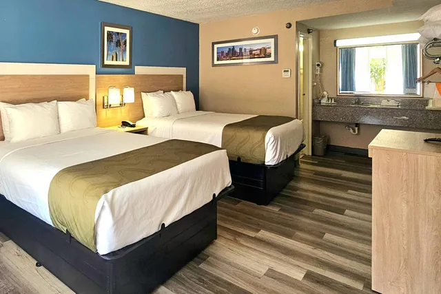 Upgrade, Suite, 2 Queen Beds، Quality Inn & Suites Conference Center 1/10