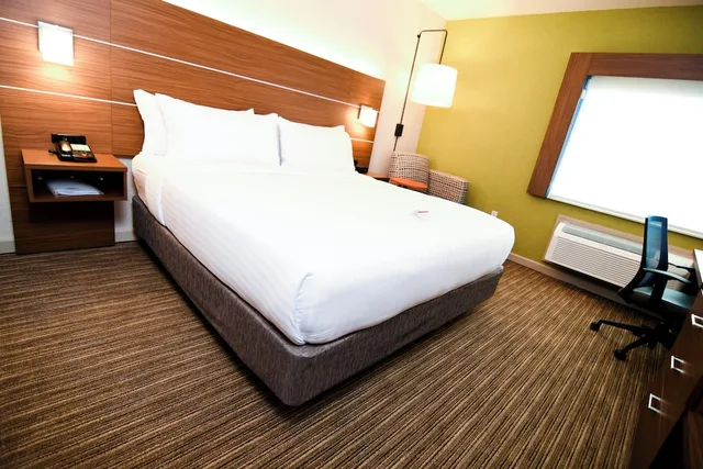 غرفة قياسية بسرير كينج، Holiday Inn Express Hotel And Suites Port Clinton Catawba Island 8/9