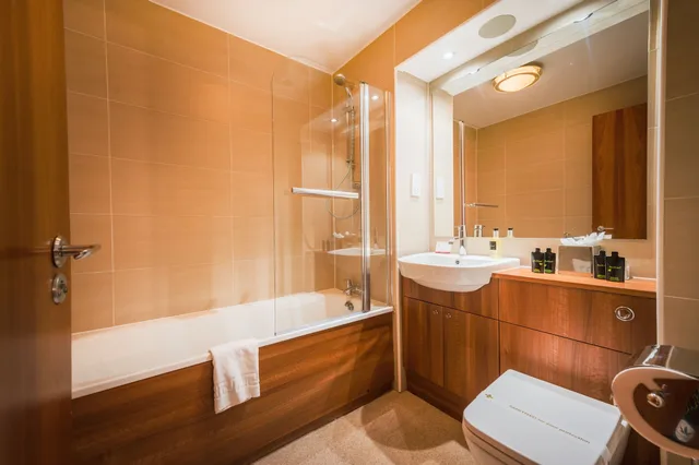 City, Studio, Double Bed, Kitchen، The Knight Residence by Mansley Serviced Apartments 2/3