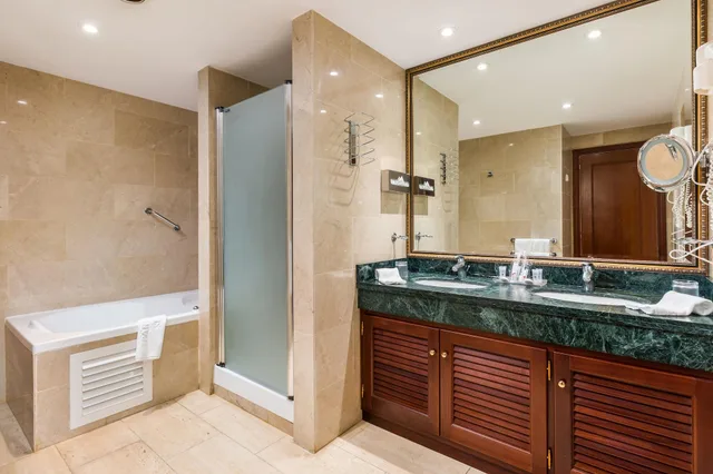 جناح تنفيذي بإطلالة على البحر بغرفة نوم واحدة، Boutique Hotel B51 (ex. Park Plaza Suites Hotel) 4/5