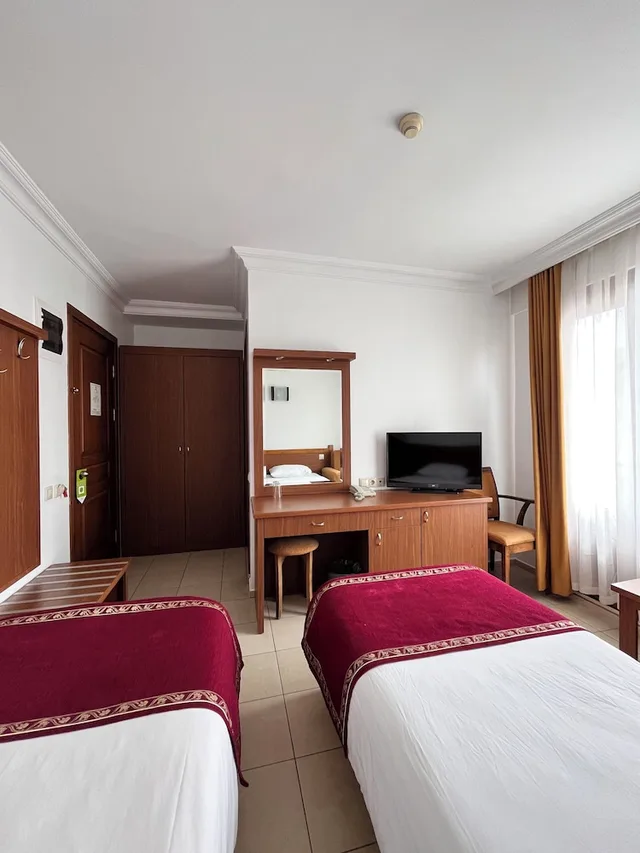 غرفة بسرير مزدوج أو سريرين منفصلين بإطلالة على البحر، Hotel Royal Hill 3/5