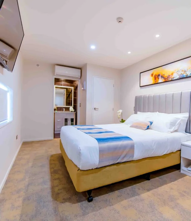 شقة عائلية بسرير كوين وسرير فردي، Alpine Hotel 2/9