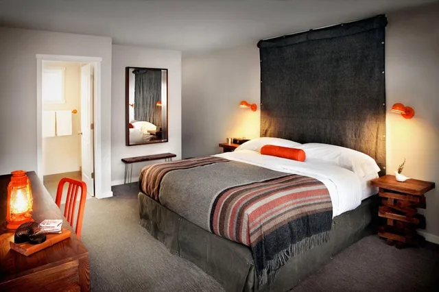 غرفة قياسية بسرير كينج، Basecamp South Lake Tahoe 1/5