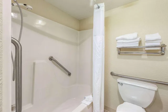 غرفة بسرير كوين، Days Inn by Wyndham Mackinaw City/Bridgeview Area 8/9