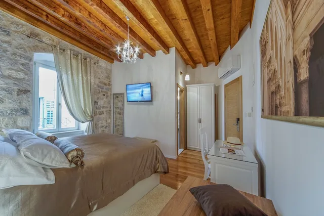Deluxe, King Bed, Annex, Villa Split Heritage Hotel 3/5