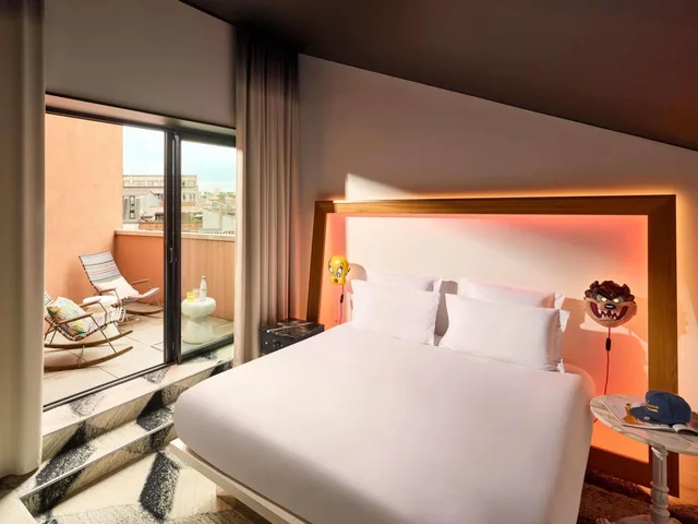 Large Mama, King Bed, Accessible، Mama Shelter Toulouse 1/4