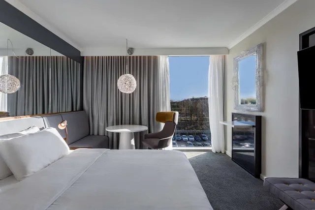 Premium, Radisson Blu Hotel London Stansted Airport 2/4