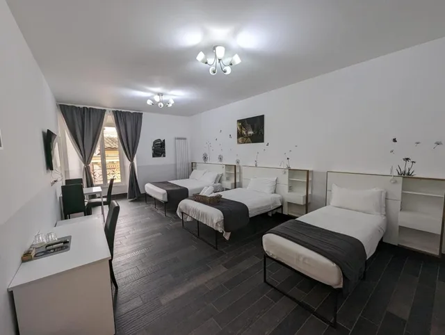 غرفة رباعية، Arch Rome Suites 7/10