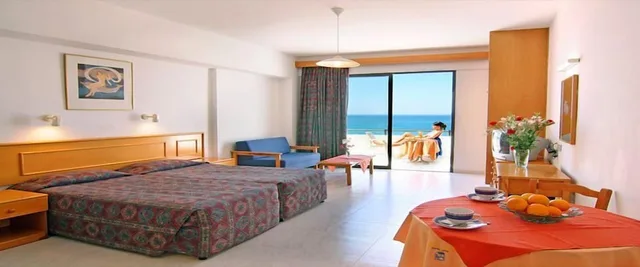 استوديو بسرير كينج بإطلالة على البحر بشرفة مع أريكة، Corallia Beach Hotel Apartments 1/1