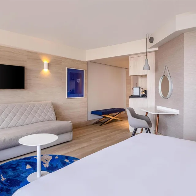 Junior Suite, Bay View, Terrace, RADISSON BLU NICE 3/3