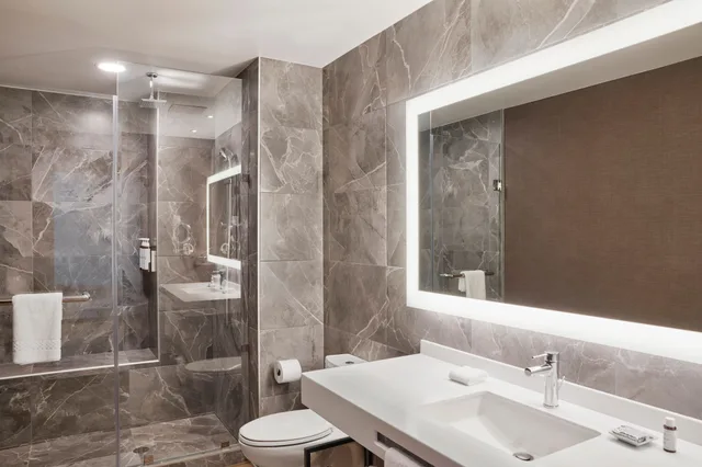 غرفة بسرير كينج بإطلالة على المدينة، Ac Hotel By Marriott Saltillo 6/9
