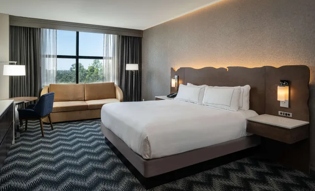استوديو بسرير كينج، Hilton Houston North 2/5