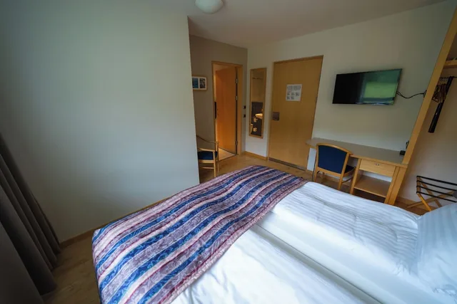 غرفة قياسية بسريرين منفصلين، Dalahotel 2/4