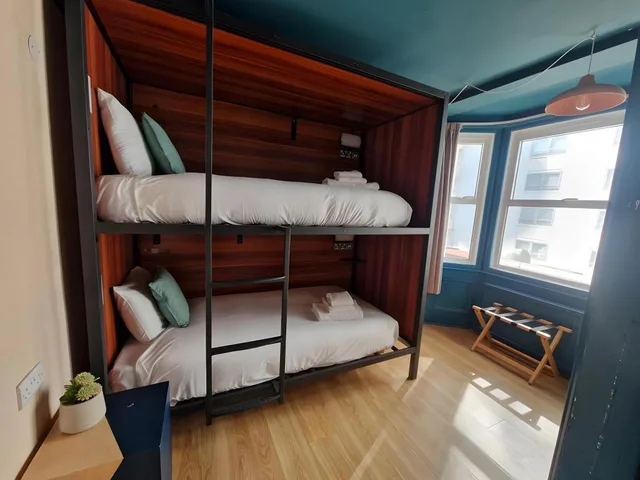 سكن مشترك مختلط بريميوم، West Beach Hotel 1/2