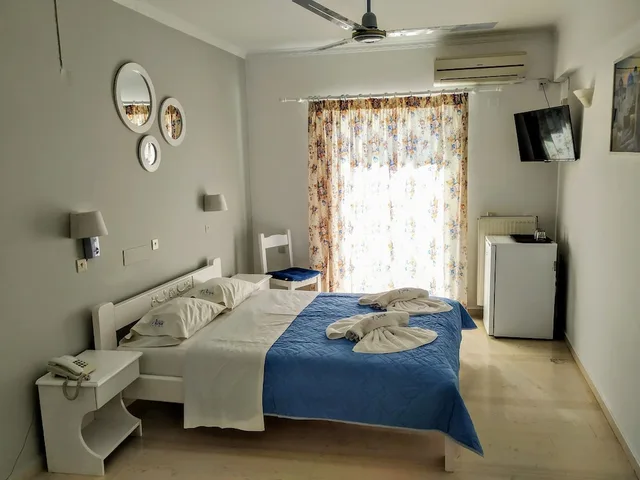 غرفة قياسية بسريرين منفصلين بإطلالة على الحديقة، Avra Beach Hotel 1/5