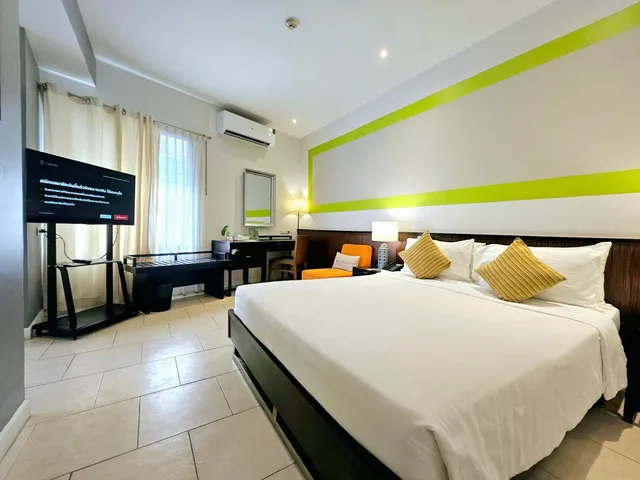 Urban, Plus, Hotel De Bangkok 4/18