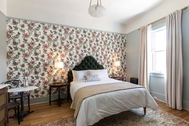 جناح استوديو بسرير كوين، The National Exchange Hotel 1/1