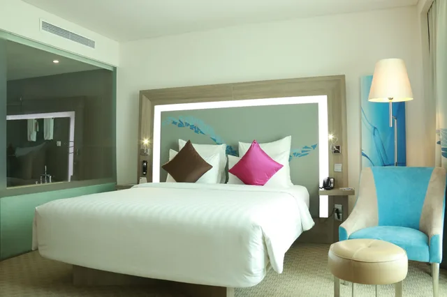 جناح تنفيذي بسرير كينج، Novotel Tangerang 1/3