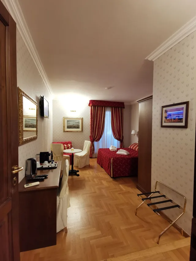 غرفة ثلاثية، Boncompagni Suite 6/8