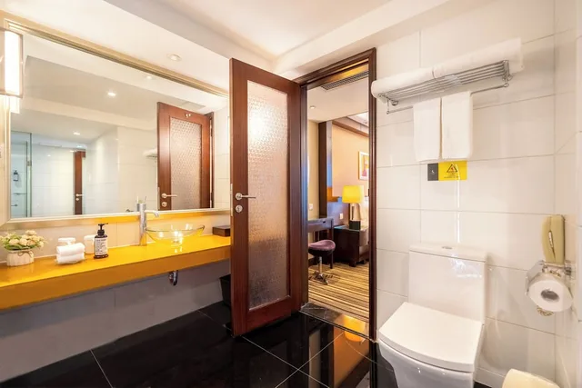 Suite, King Bed, Leeden Hotel Guangzhou 6/7