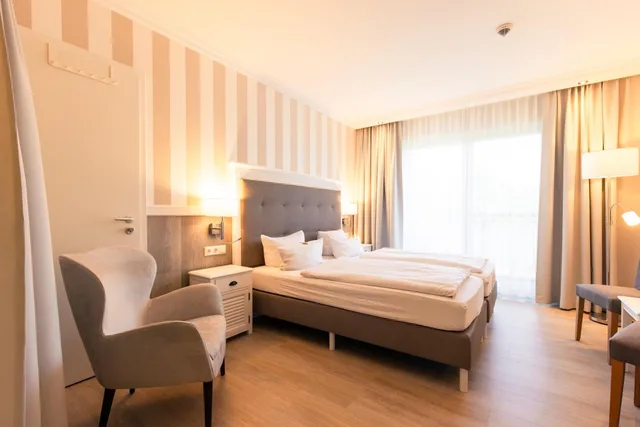 غرفة كومفورت بسرير كينج، Hotel Vier Jahreszeiten Zingst 6/10