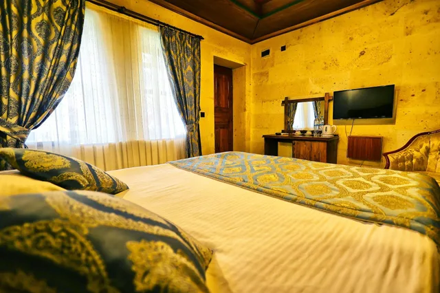Comfort, Triple, Empire Cave Hotel 1/4