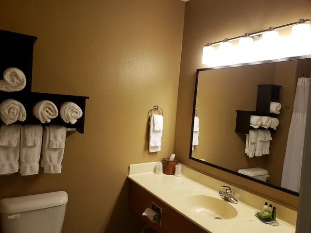 Suite, King Bed, Hot Tub, GrandStay Residential Suites - Eau Claire 7/7