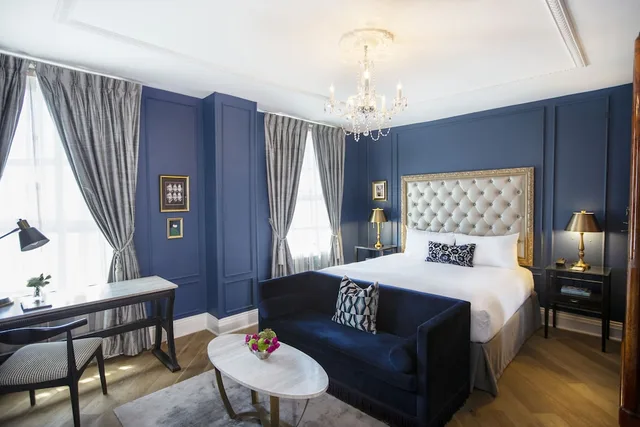 غرفة فاخرة بسرير كينج، The Culver Hotel 2/2