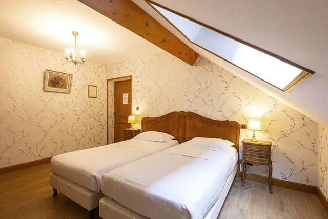 3 Bedrooms, Family, 1 Double and 3 Single Beds، Hotel Belle Epoque 3/4