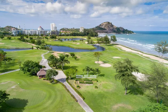 غرفة تُحدَّد عند الوصول، Seapine Beach Golf and Resort Hua Hin 1/1