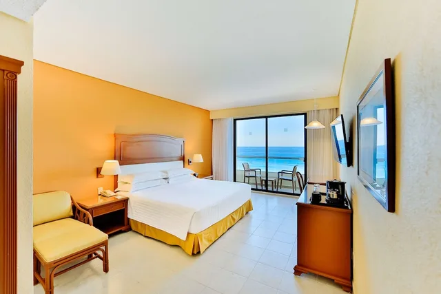 غرفة بسرير مزدوج بإطلالة على البحر، Occidental Tucancun 6/7