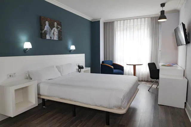 غرفة بسرير مزدوج أو سريرين منفصلين، Hotel Gran Regente 3/10