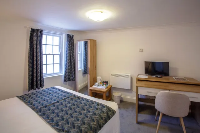 غرفة قياسية صغيرة بسرير كوين، The Buttery Guest House 3/6