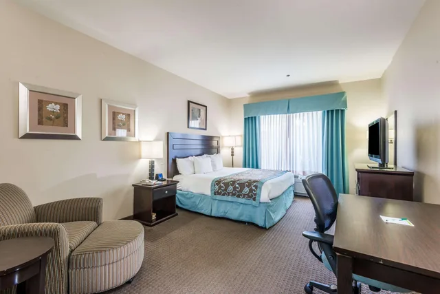 جناح ديلوكس بسرير كينج لذوي الإعاقة، Wingate by Wyndham New Braunfels 1/1