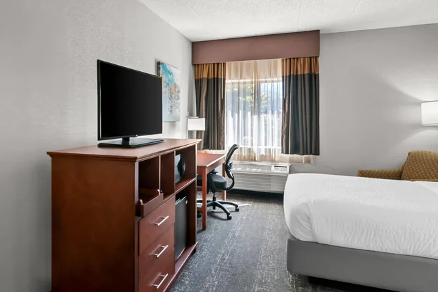 غرفة رباعية بسريرين مزدوجين، Clarion Inn North Haven - New Haven North 5/5