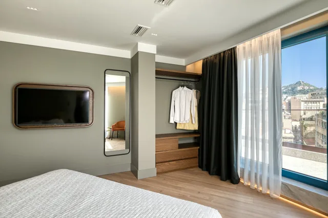 2 Bedrooms, Suite, King and Queen Bed, Acropolis View, Balcony، Bob W Eolou 7/9