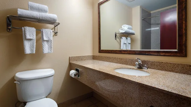 Suite, King Bed, Kitchen, Best Western Plus Katy Inn & Suites 2/3