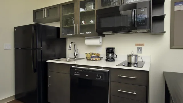 جناح استوديو بسريرين كوين بحوض استحمام لذوي الإعاقة، Candlewood Suites Dallas-Frisco NW Toyota Ctr 4/4